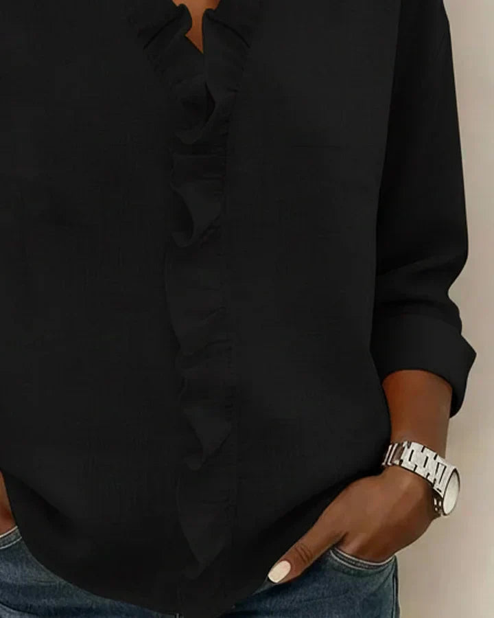 Chiara™ | Blusa con cuello en V y volantes delicados