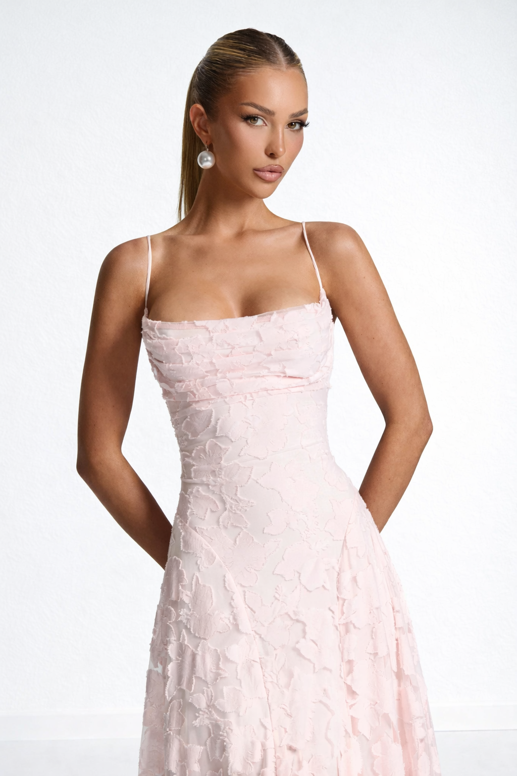 Cira | Vestido de encaje floral