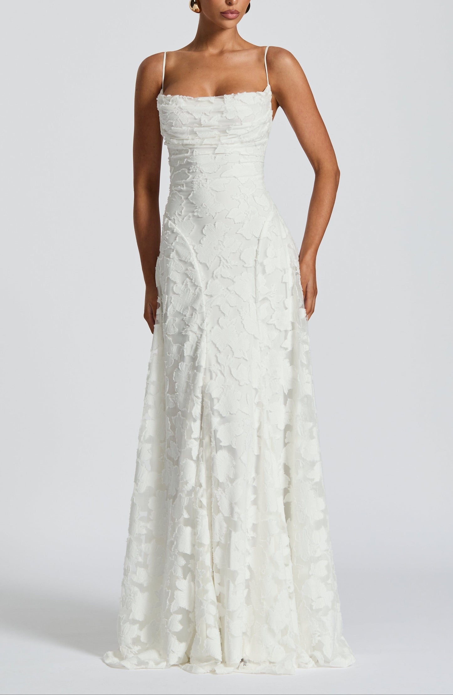 Cira | Vestido largo elegante de encaje floral